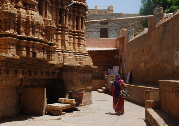 jaisalmer-fort-woman